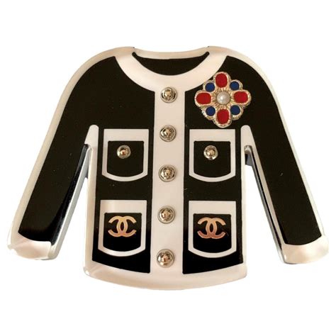 broche chanel sur veste|chanel brooches online.